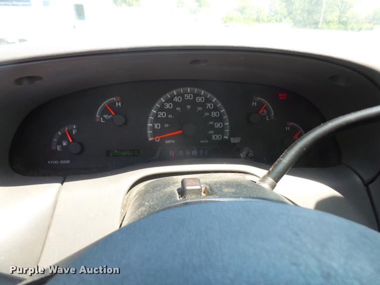 image for item DA1674 2004 Ford F150 XL SuperCab pickup truck