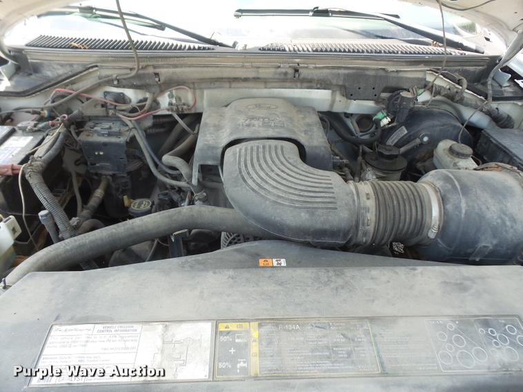 image for item DA1674 2004 Ford F150 XL SuperCab pickup truck