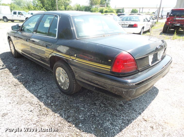 image for item DA1676 2005 Ford Crown Victoria Police Interceptor