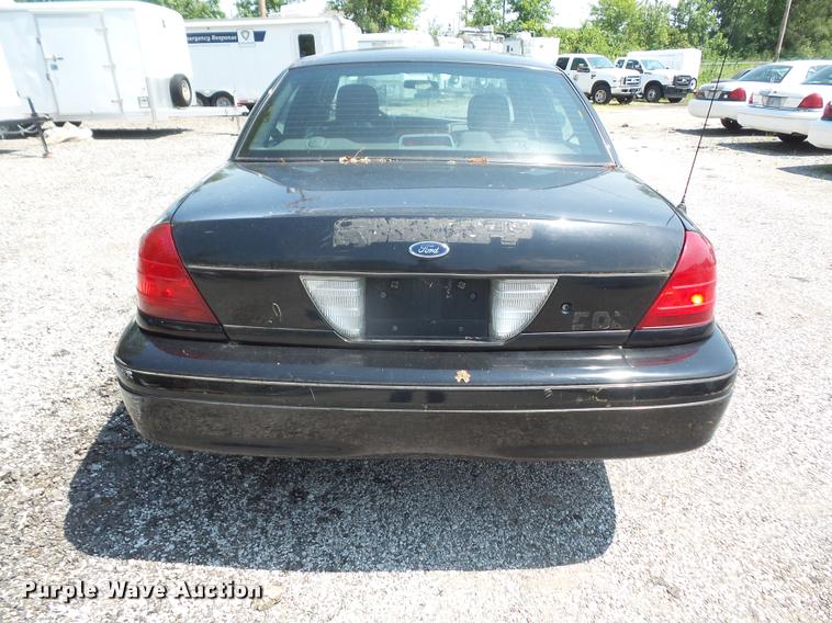 image for item DA1676 2005 Ford Crown Victoria Police Interceptor