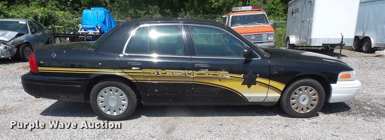 image for item DA1676 2005 Ford Crown Victoria Police Interceptor