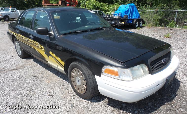 image for item DA1676 2005 Ford Crown Victoria Police Interceptor