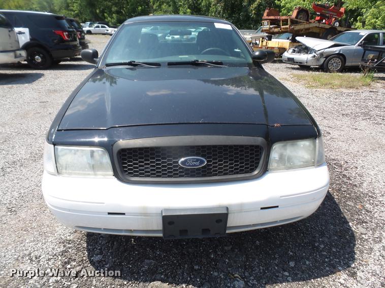 image for item DA1676 2005 Ford Crown Victoria Police Interceptor