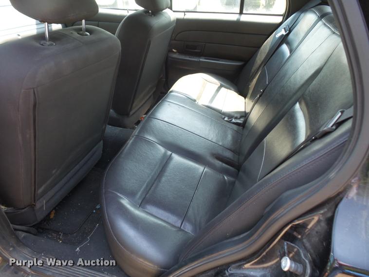 image for item DA1676 2005 Ford Crown Victoria Police Interceptor