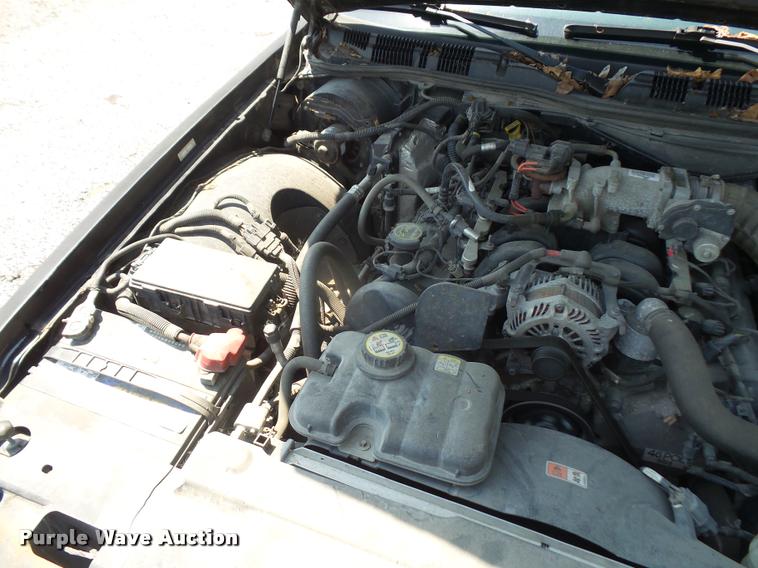 image for item DA1676 2005 Ford Crown Victoria Police Interceptor