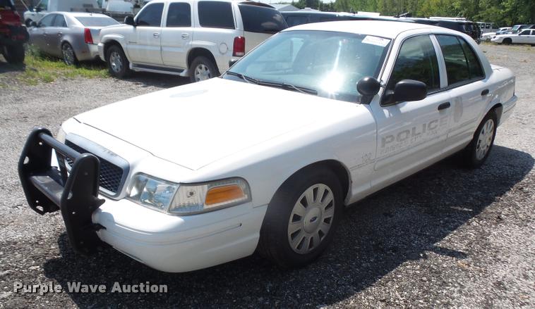 image for item DA1677 2008 Ford Crown Victoria Police Interceptor