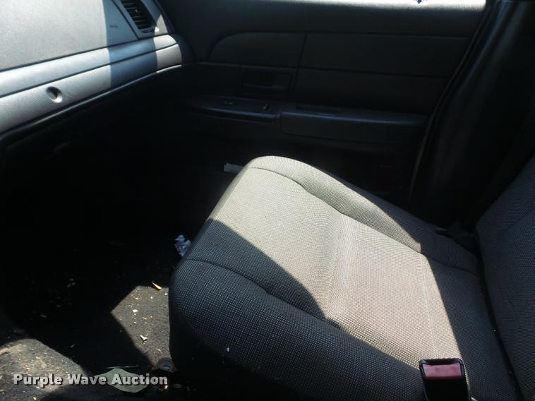 image for item DA1677 2008 Ford Crown Victoria Police Interceptor