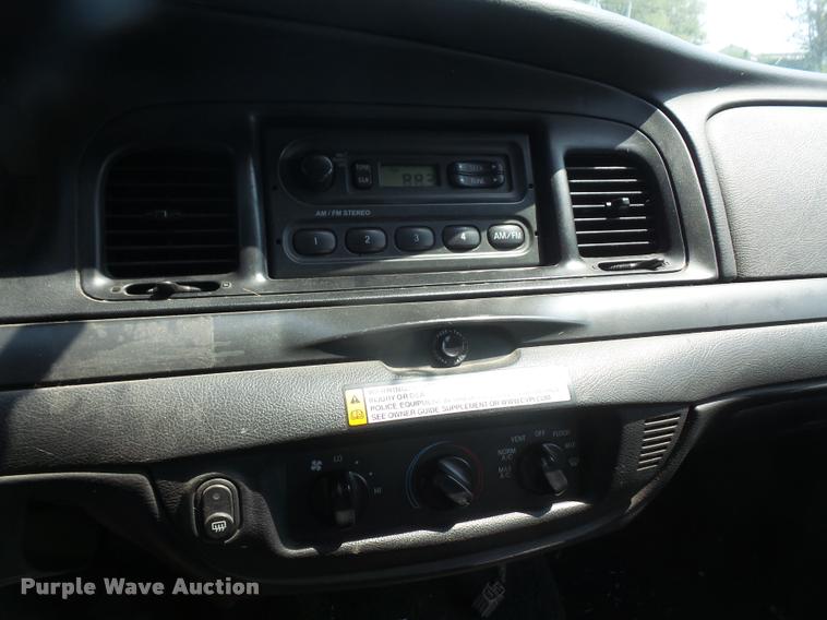 image for item DA1677 2008 Ford Crown Victoria Police Interceptor