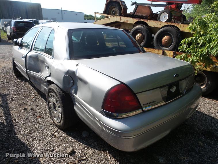 image for item DA1678 2005 Ford Crown Victoria Police Interceptor