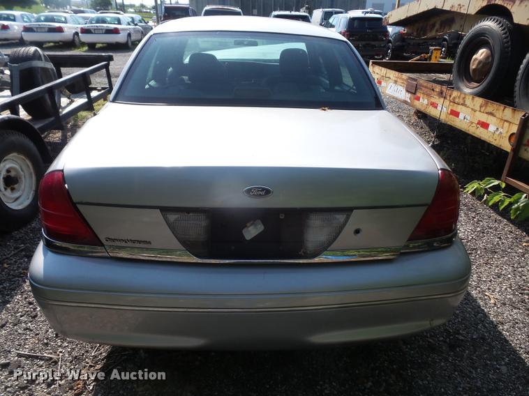 image for item DA1678 2005 Ford Crown Victoria Police Interceptor