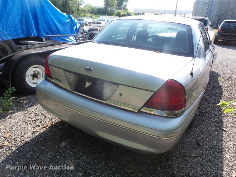 image for item DA1678 2005 Ford Crown Victoria Police Interceptor