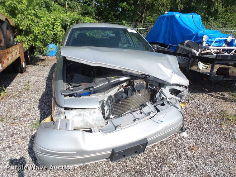 image for item DA1678 2005 Ford Crown Victoria Police Interceptor