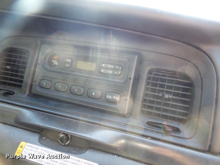 image for item DA1678 2005 Ford Crown Victoria Police Interceptor