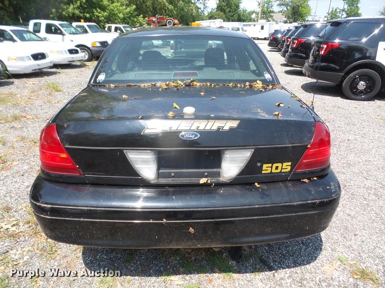 image for item DA1679 2005 Ford Crown Victoria Police Interceptor