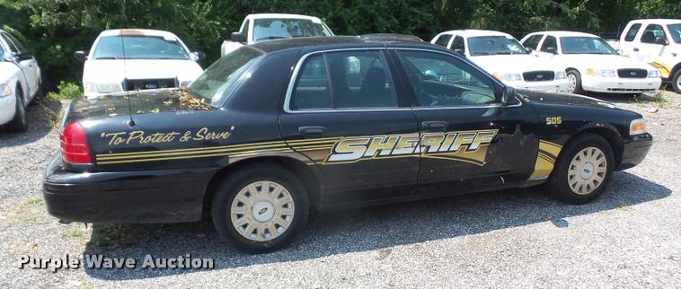 image for item DA1679 2005 Ford Crown Victoria Police Interceptor
