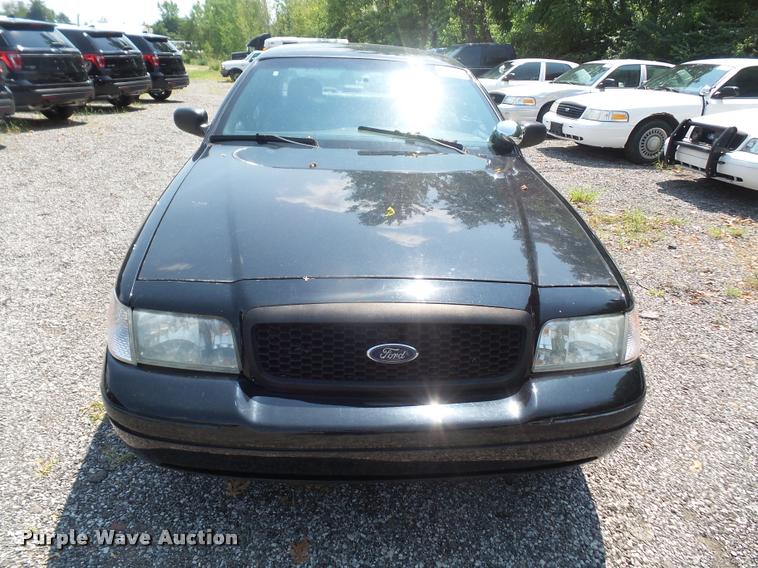 image for item DA1679 2005 Ford Crown Victoria Police Interceptor