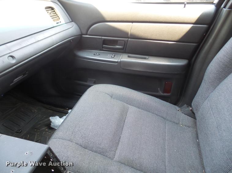 image for item DA1679 2005 Ford Crown Victoria Police Interceptor