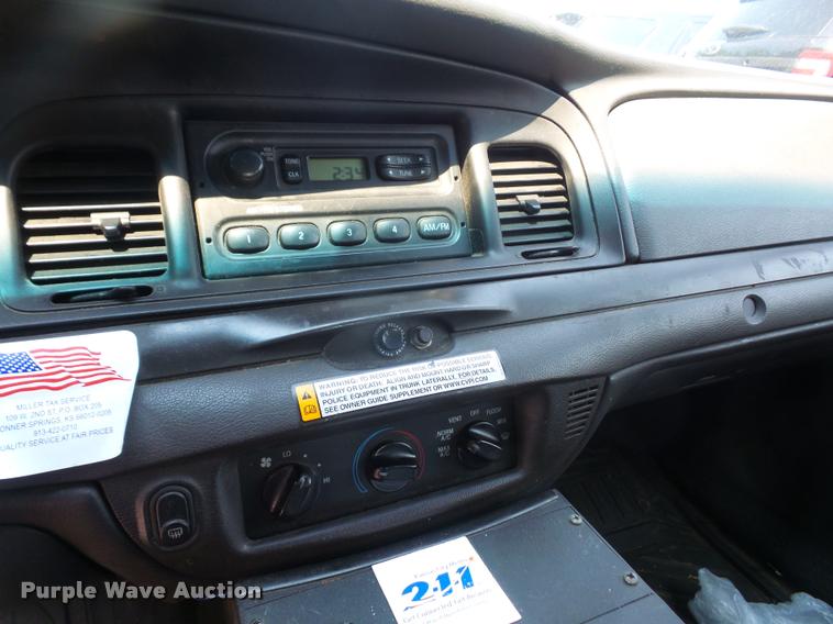 image for item DA1679 2005 Ford Crown Victoria Police Interceptor