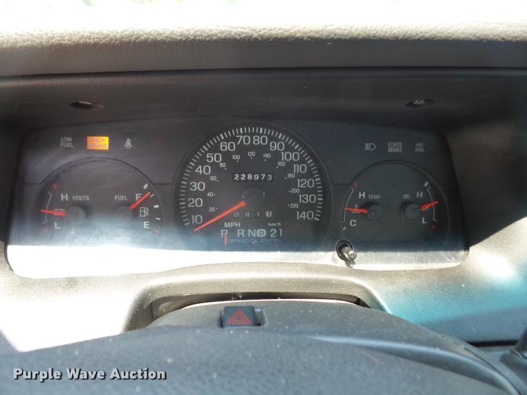 image for item DA1679 2005 Ford Crown Victoria Police Interceptor