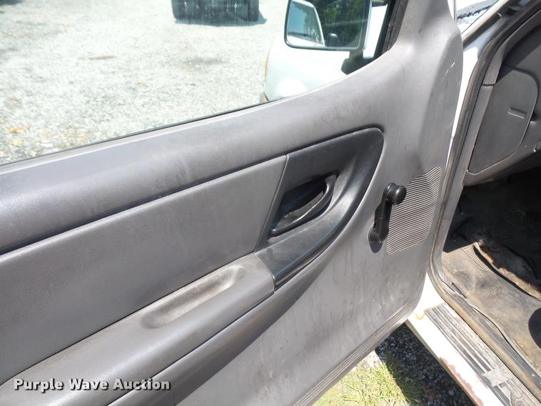 image for item DA1682 2003 Ford Ranger pickup truck