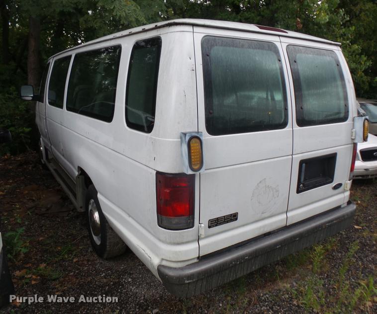 image for item DA1683 2003 Ford E350 Extended van