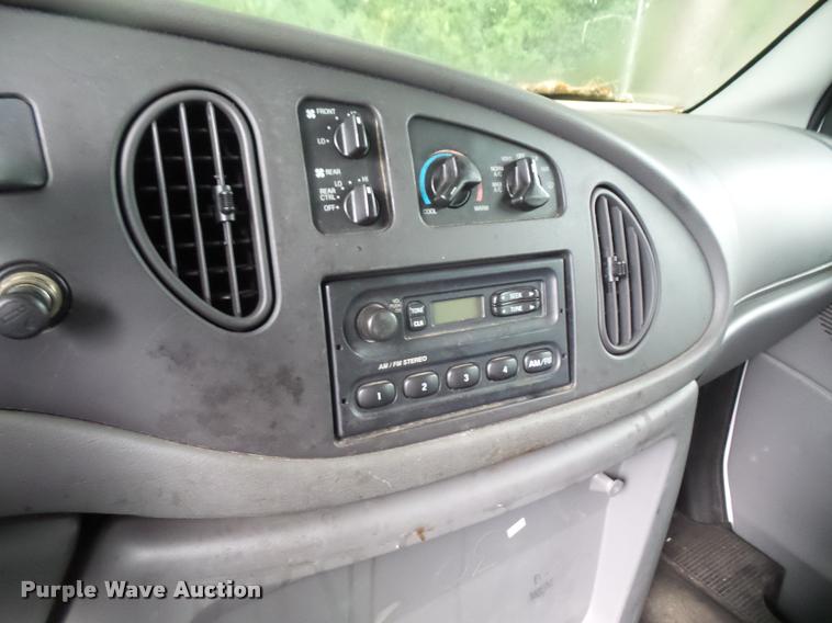 image for item DA1683 2003 Ford E350 Extended van