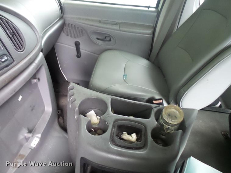 image for item DA1683 2003 Ford E350 Extended van