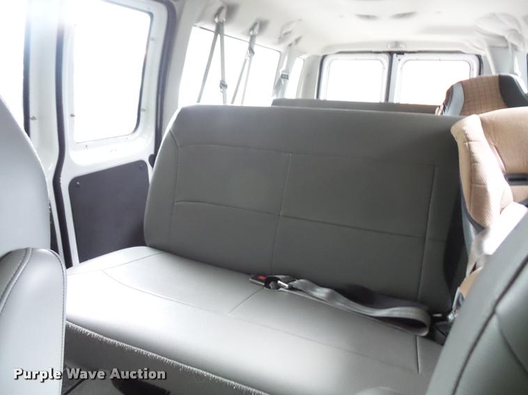 image for item DA1683 2003 Ford E350 Extended van