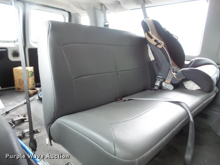 image for item DA1683 2003 Ford E350 Extended van