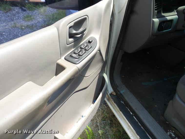 image for item DA1684 2000 Ford Windstar van