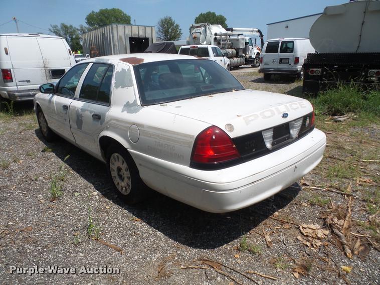 image for item DA1687 2003 Ford Crown Victoria Police Interceptor