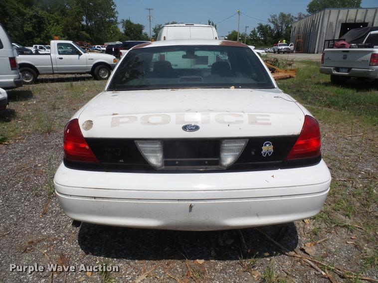 image for item DA1687 2003 Ford Crown Victoria Police Interceptor
