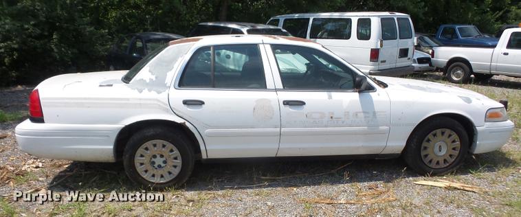 image for item DA1687 2003 Ford Crown Victoria Police Interceptor