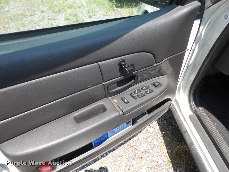 image for item DA1687 2003 Ford Crown Victoria Police Interceptor