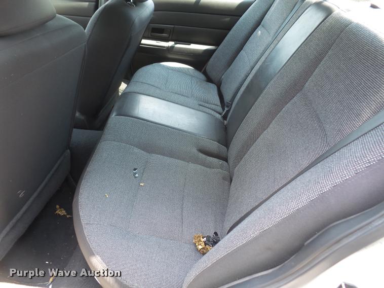 image for item DA1687 2003 Ford Crown Victoria Police Interceptor