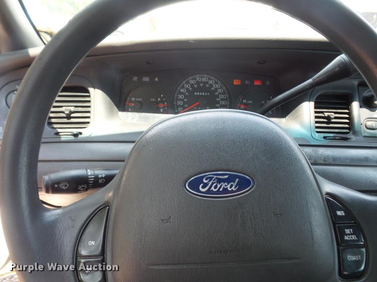 image for item DA1687 2003 Ford Crown Victoria Police Interceptor