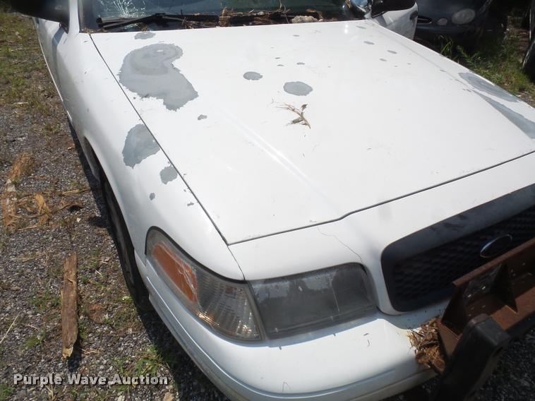 image for item DA1687 2003 Ford Crown Victoria Police Interceptor