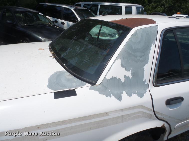 image for item DA1687 2003 Ford Crown Victoria Police Interceptor
