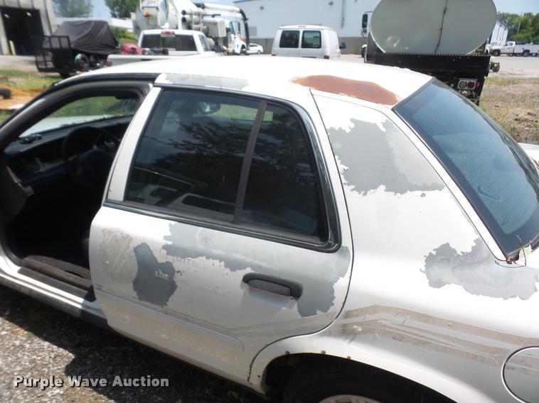 image for item DA1687 2003 Ford Crown Victoria Police Interceptor