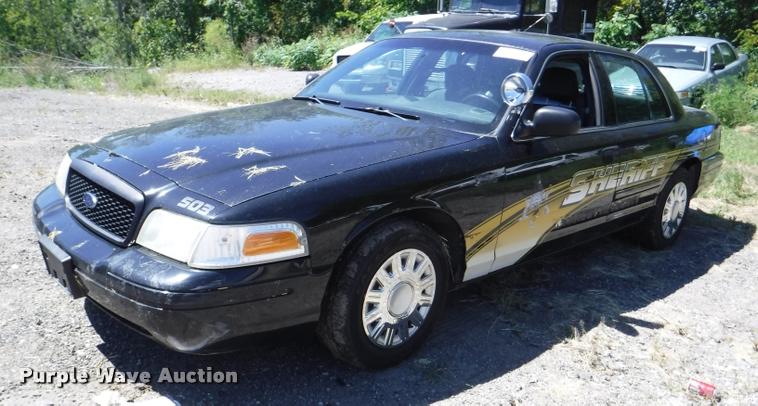 image for item DA1691 2005 Ford Crown Victoria Police Interceptor