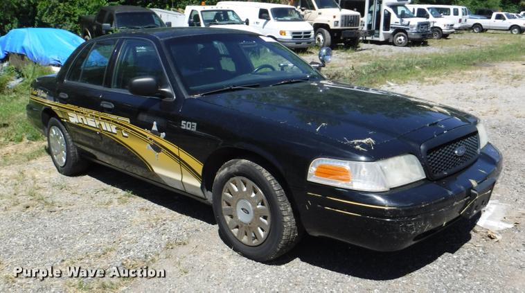 image for item DA1691 2005 Ford Crown Victoria Police Interceptor