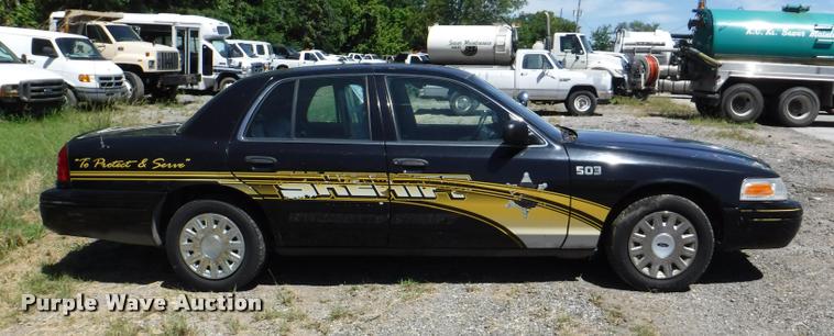 image for item DA1691 2005 Ford Crown Victoria Police Interceptor