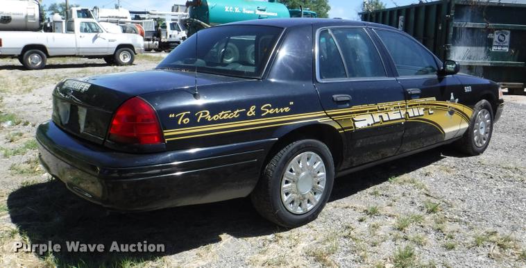 image for item DA1691 2005 Ford Crown Victoria Police Interceptor