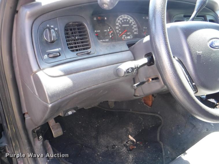 image for item DA1691 2005 Ford Crown Victoria Police Interceptor