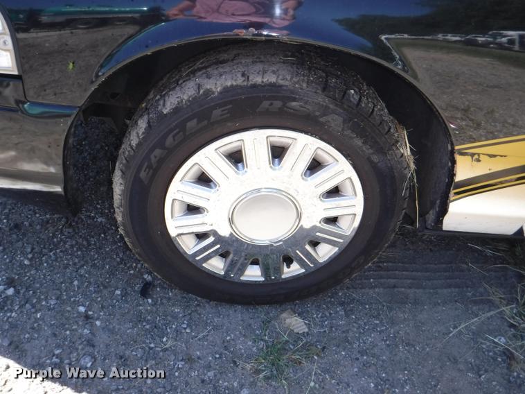 image for item DA1691 2005 Ford Crown Victoria Police Interceptor