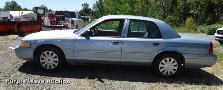 image for item DA1692 2008 Ford Crown Victoria Police Interceptor