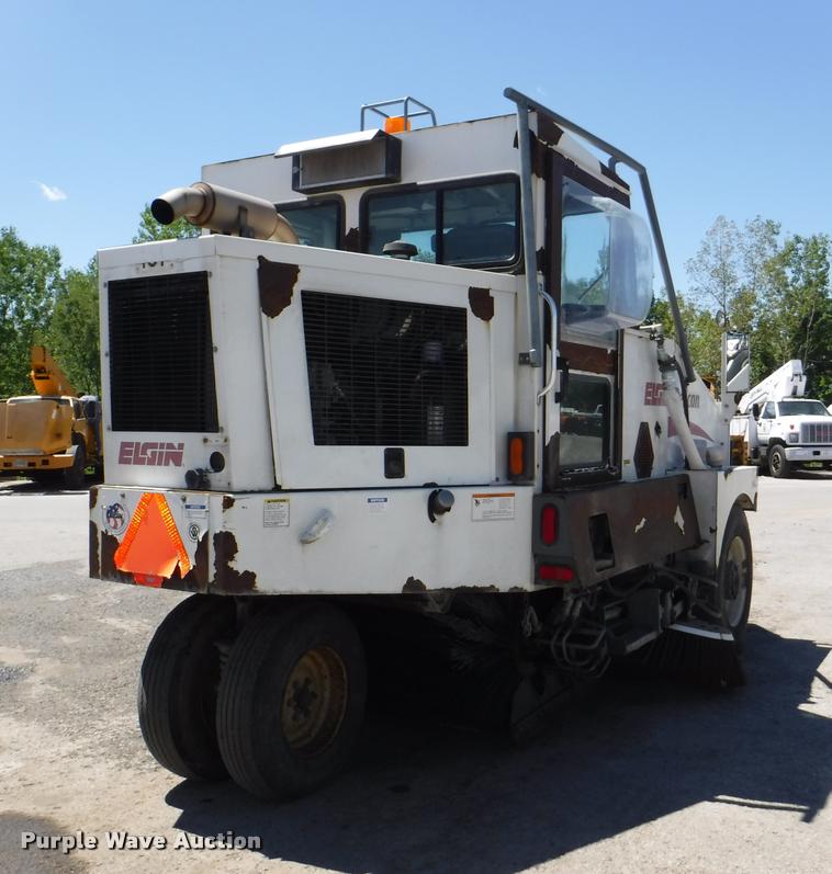 image for item DA1693 2006 Elgin Pelican street sweeper