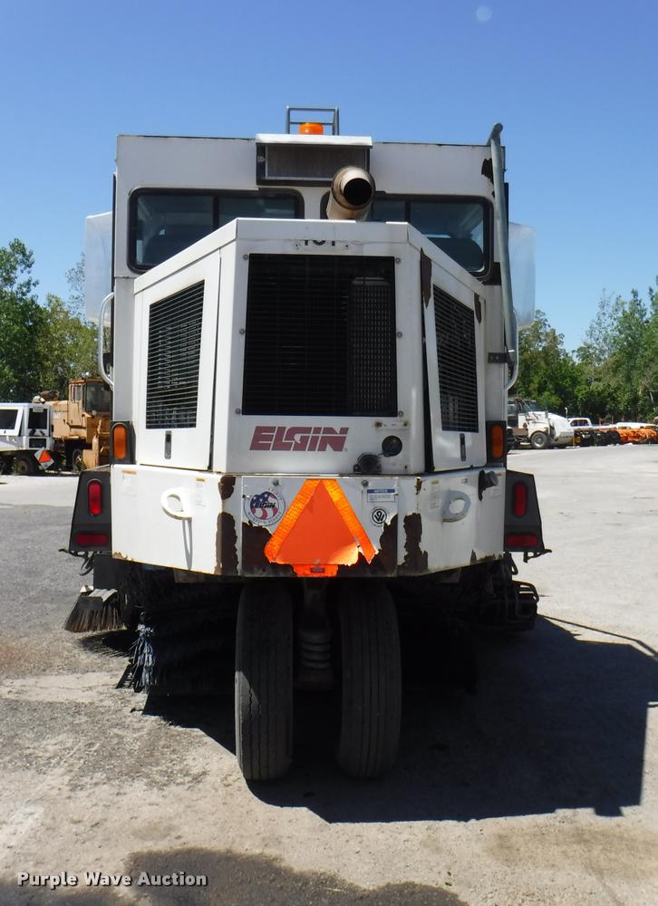 image for item DA1693 2006 Elgin Pelican street sweeper
