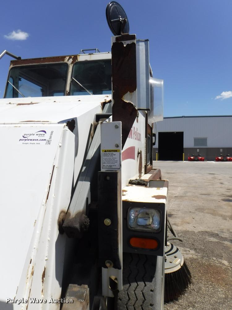 image for item DA1693 2006 Elgin Pelican street sweeper