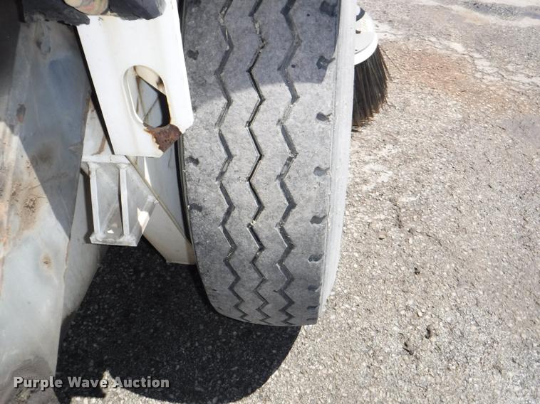 image for item DA1693 2006 Elgin Pelican street sweeper